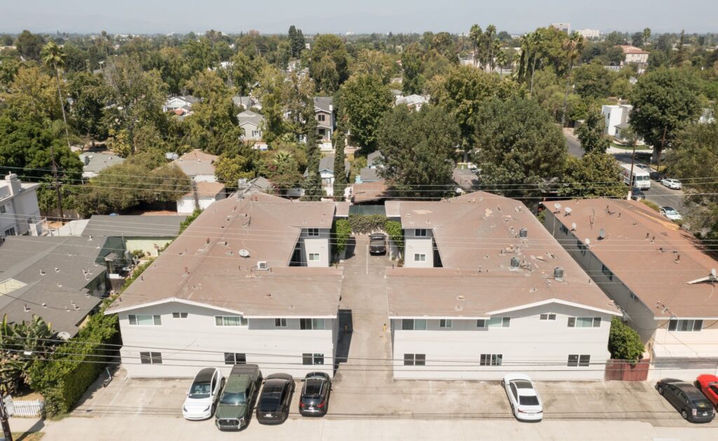 14707 W Magnolia St, Los Angeles