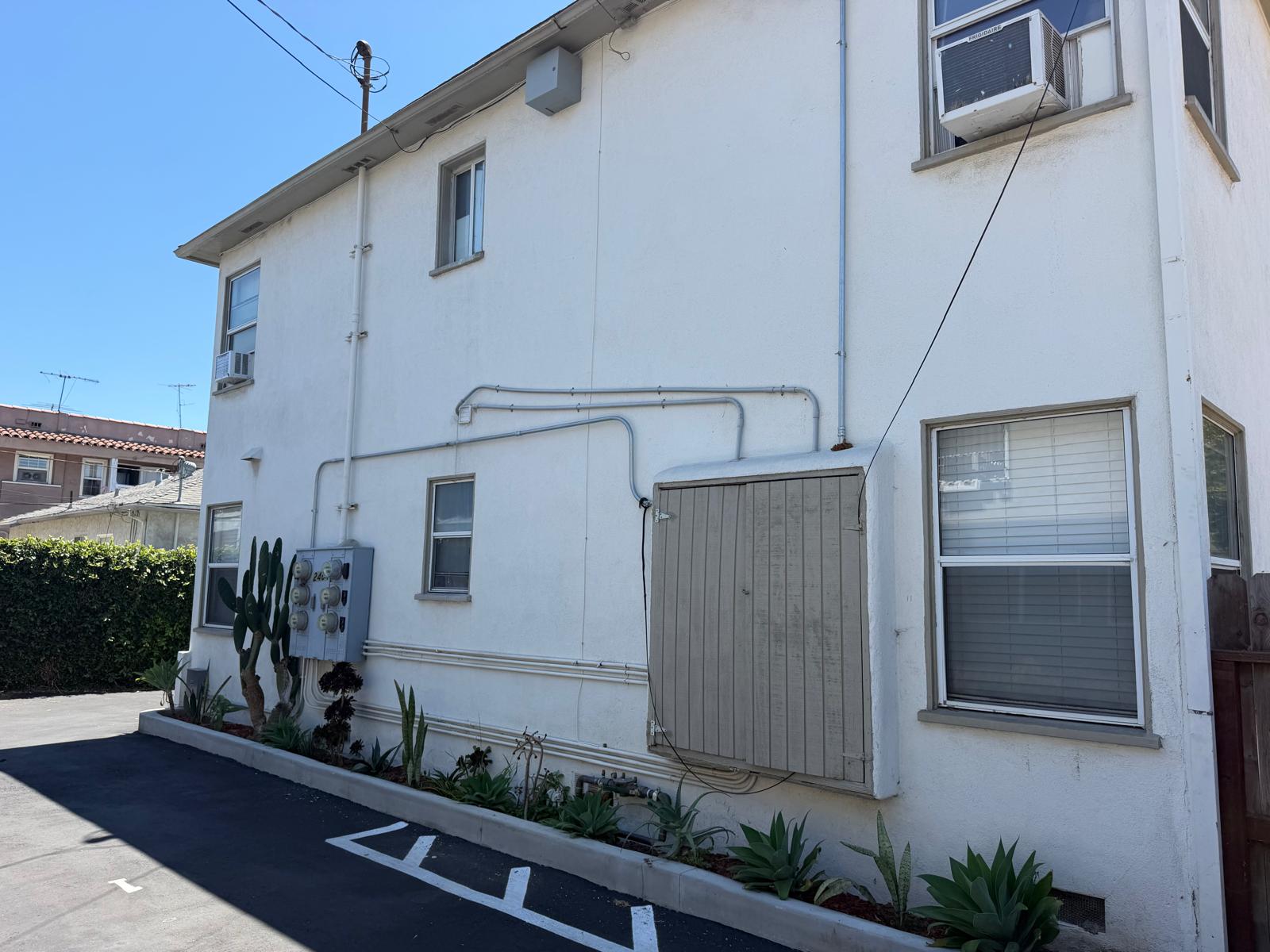 2464 Chestnut Ave, Long Beach