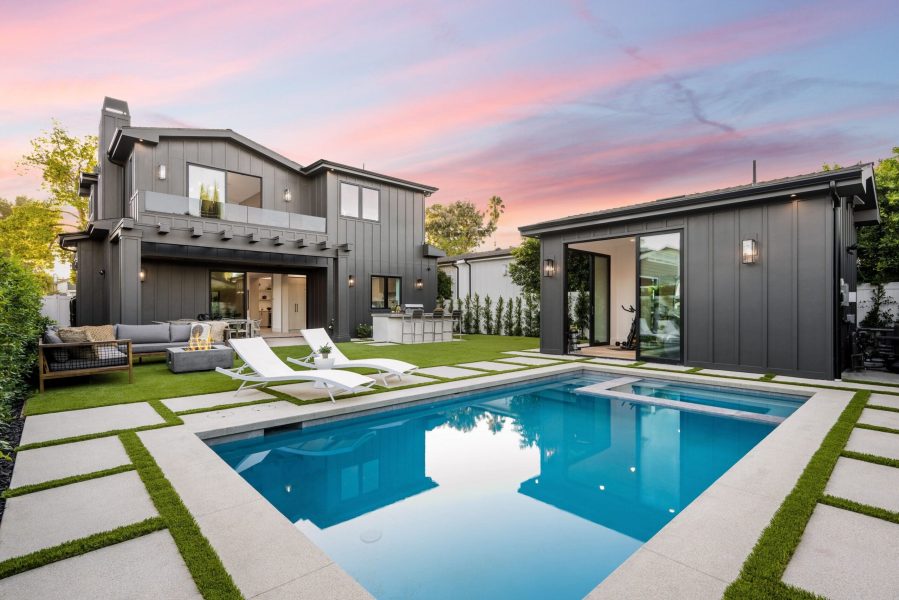 Los,Angeles,,United,States,-,Apr,13,,2022:,A,Luxury